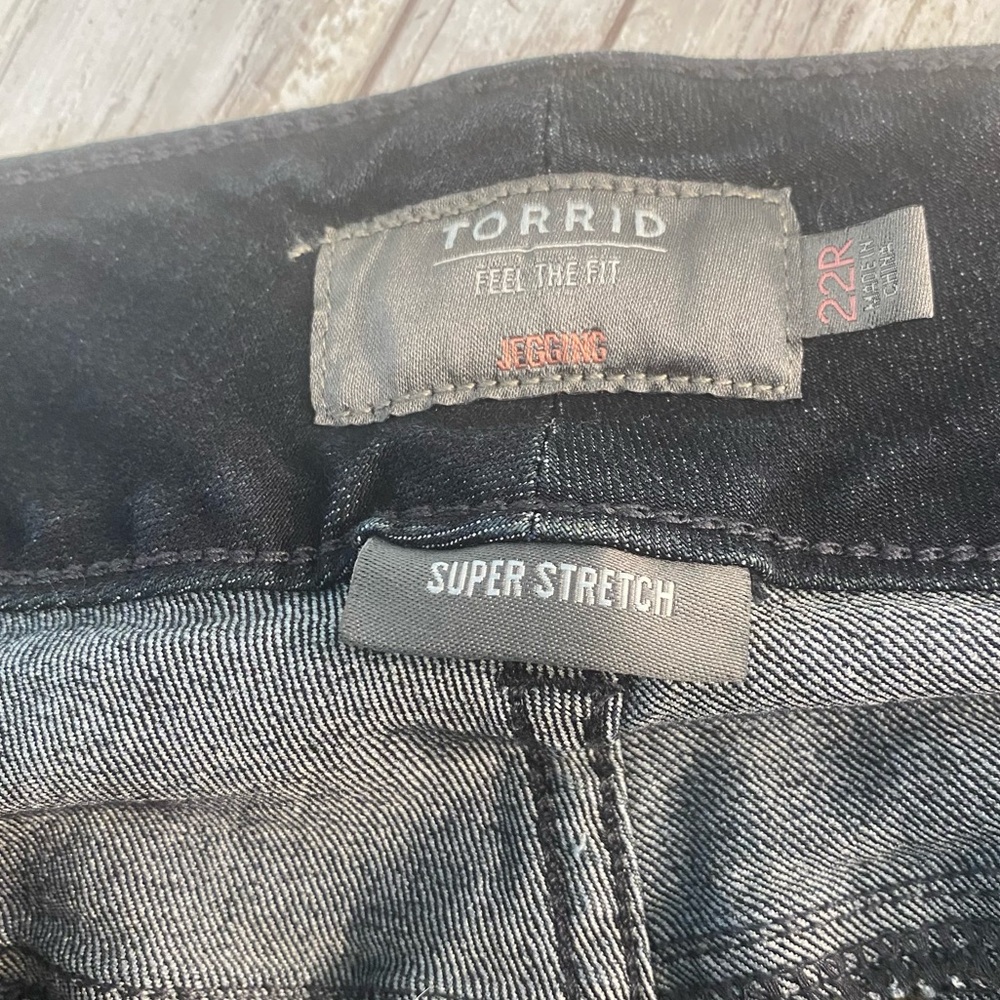 Torrid Dark Wash super Stretch Jeggings Sz 22 - Picture 7 of 7